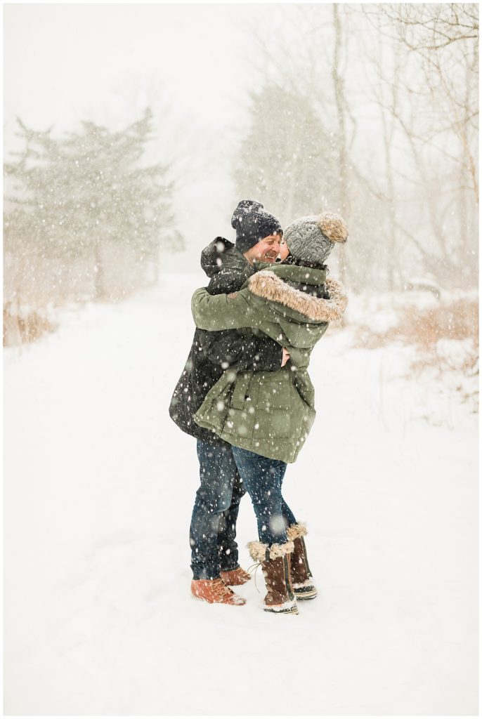 engagement photos in snow